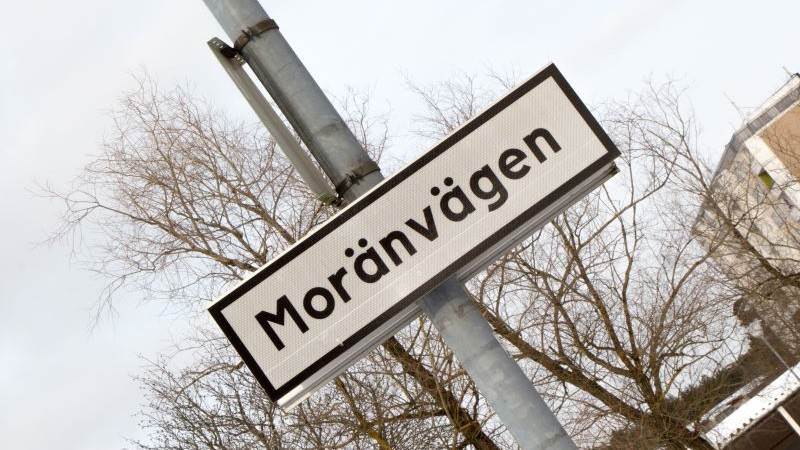 Vägskylt med texten Moränvägen