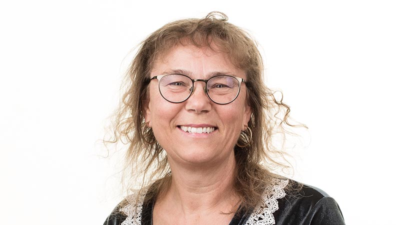 Porträttbild på Johanna Karlsson, chef för avdelningen geografisk information