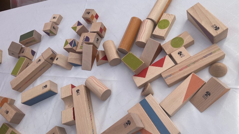 Klossar på ett bord