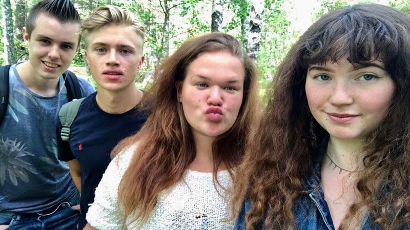 Lucas, Oskar, Johanna och Emma vloggar för Haninge kommun 2018.