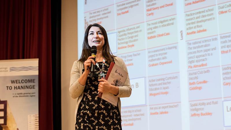 Foto: Anna Rut Fridholm Helene O´Shea, en av researchEDs grundare, inledningstalade på konferensen.