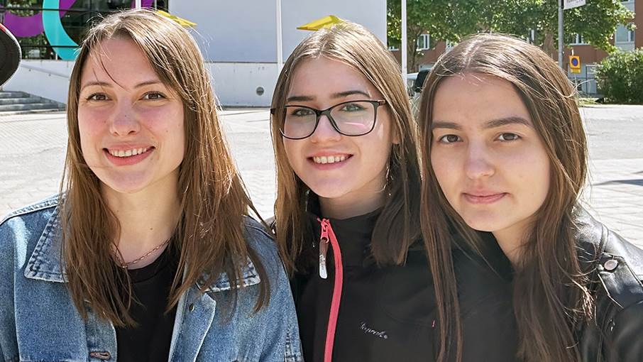 Ohla Andrushckenko, Liudmyla Lesiv och Varvara Kopytina har rest från Ukraina för att lära sig mer om och arbeta i Haninges ungdomsverksamhet. Ohla Andrushckenko, Liudmyla Lesiv och Varvara Kopytina.