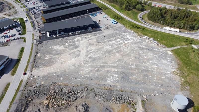Drönarbild över företagsparken i Albyberg. drönarbild av tomt i industriområde