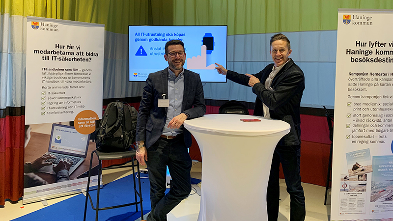 Dominik Herweijer och Magnus Strömberg berättade om IT-handboken.