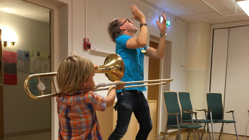 Spela instrument, sjung och delta i orkester hos Haninge Musikskola