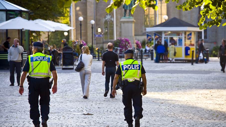 Poliser på stan. poliser på stan