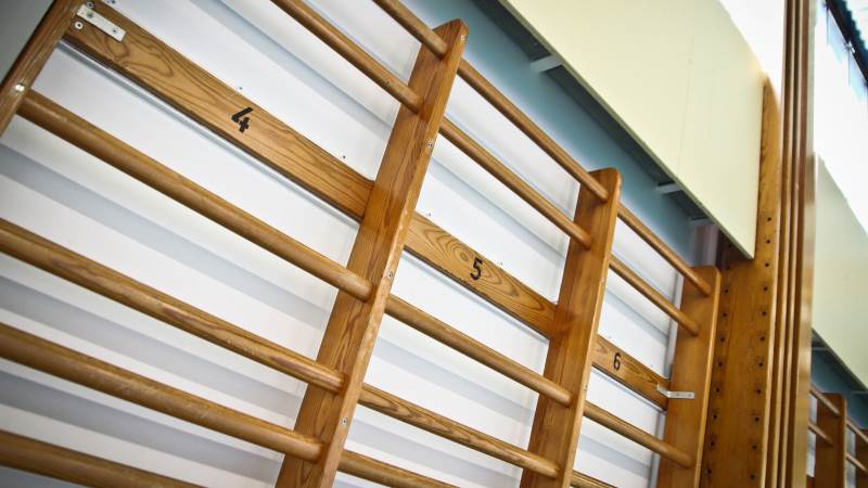 Foto: Mostphotos Gymnastiksal med ribbstolar