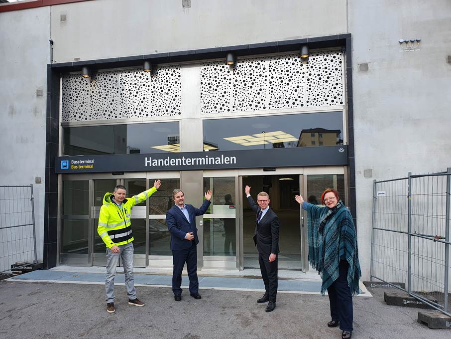 Här invigs Handenterminalen Här invigs Handenterminalen för trafik