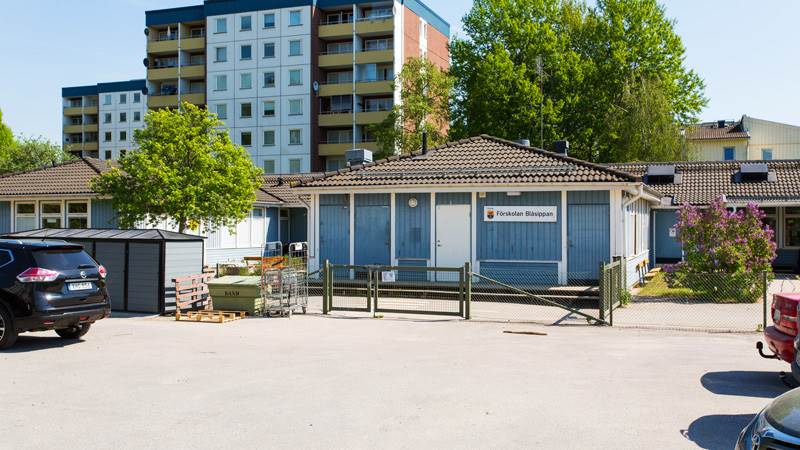 Fasaden på förskolan. Fasaden på förskolan.