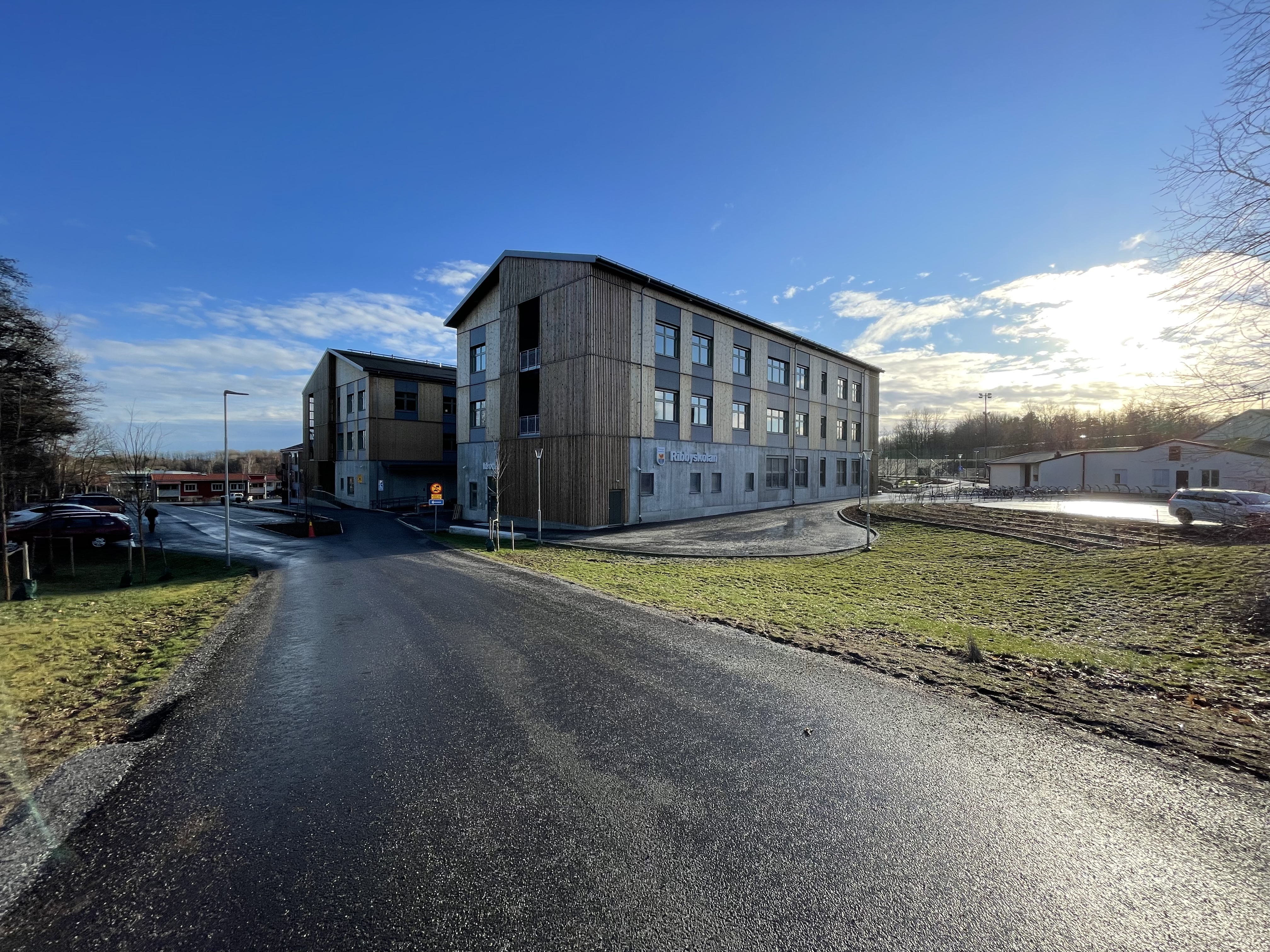 Ribbyskolan exteriör