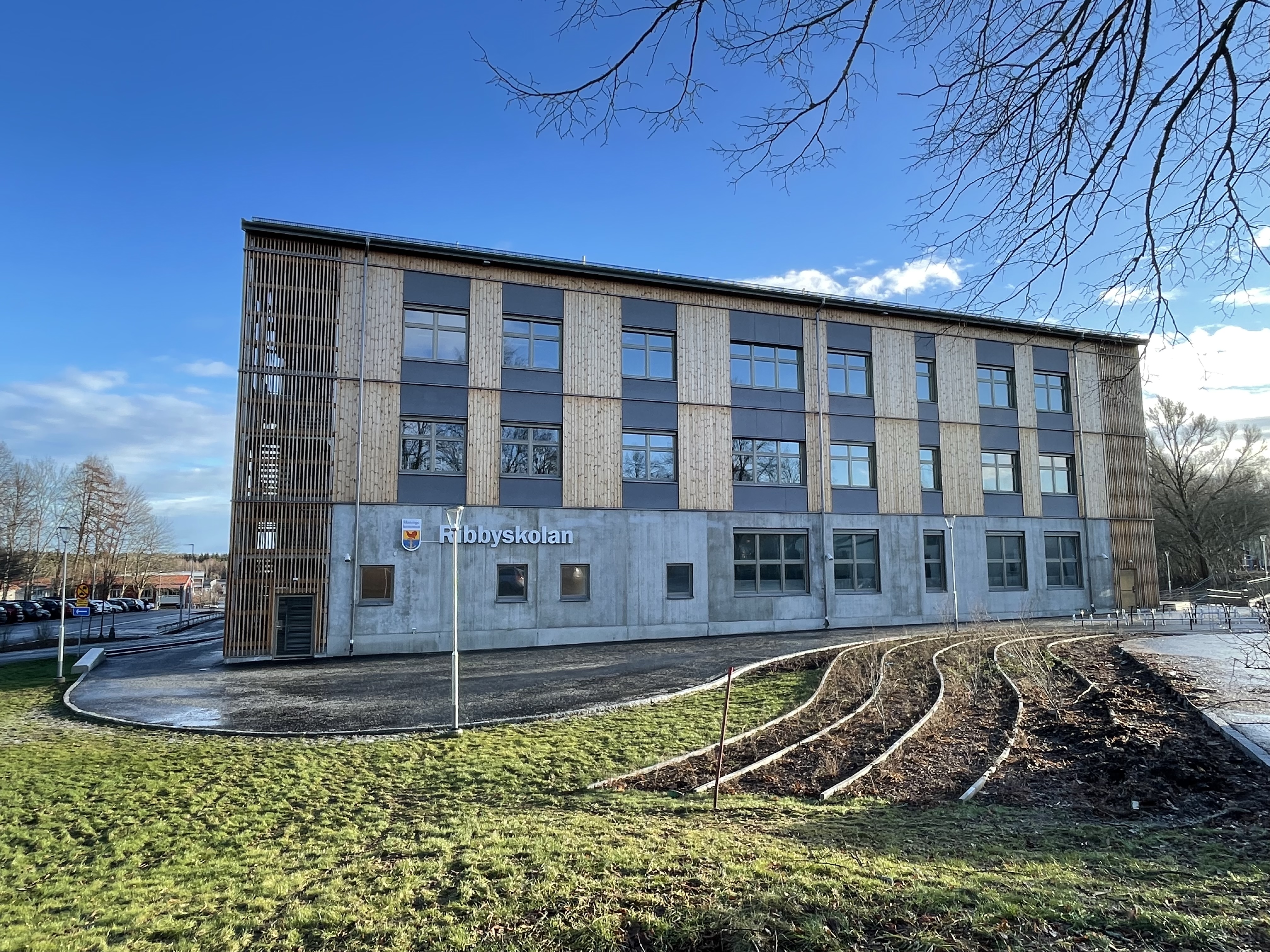 Ribbyskolan exteriör
