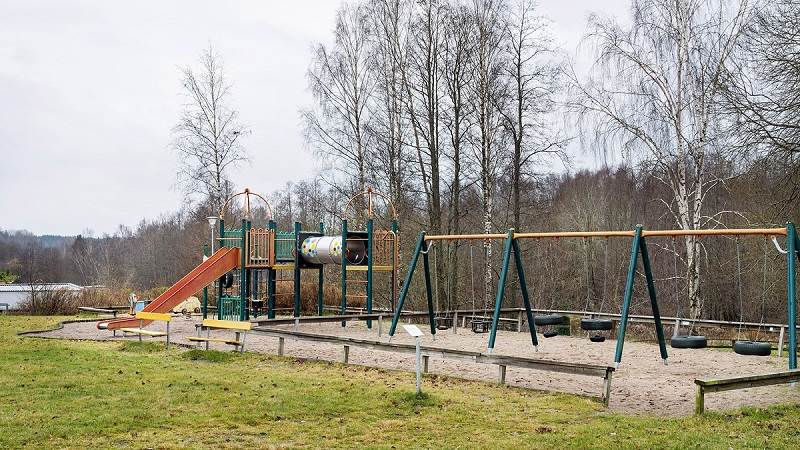 Koloniområdets lekplats. Koloniområdets lekplats.