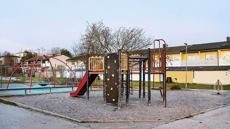 Klätterställning på Lodjurets gata. Klätterställning för barn i förskoleålder.