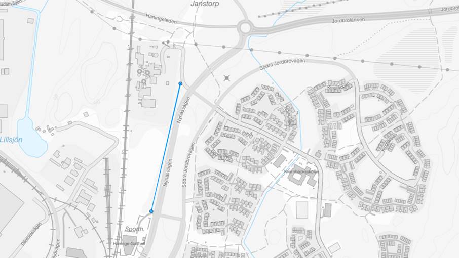 Gång- och cykelbanan längs Nynäsvägen i Jordbro där arbete pågår med att bredda banan.