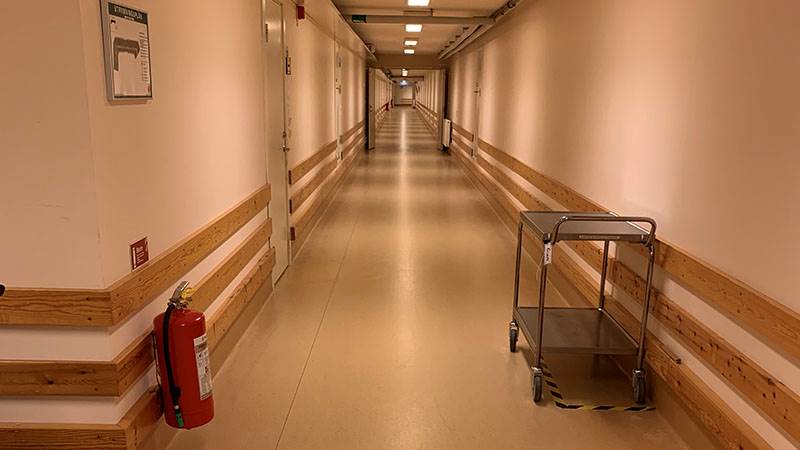 Promenad i korridor på Johanneslunds vård- och omsorgsboende