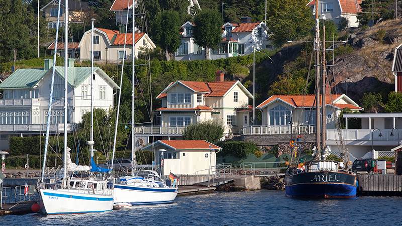 Båtar vid vattnet på Dalarö