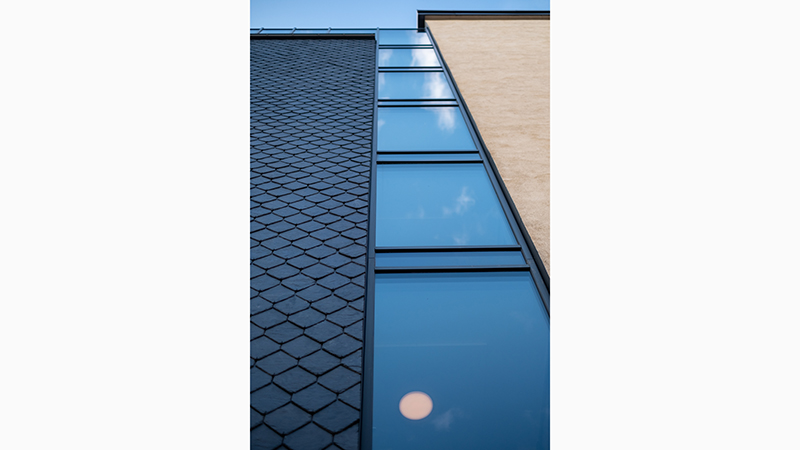 Detalj i glasfasad, Nynäsvägen 84-98 i Handen