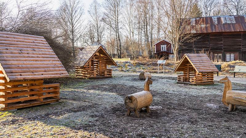 Lekhus och fantasidjur i Gudö park
