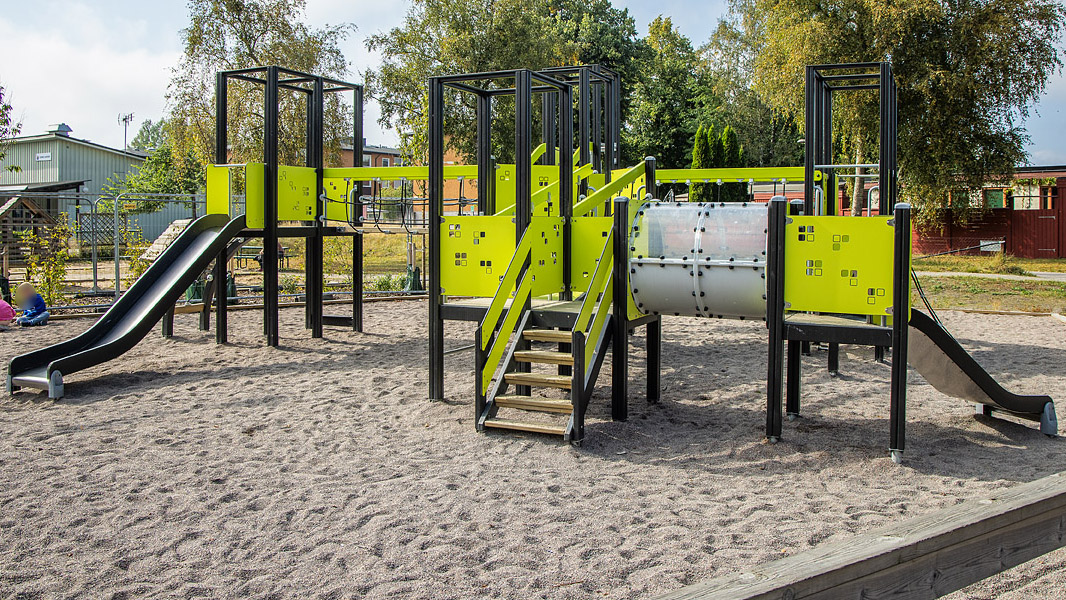 Klätterställning på Höglundaparkens lekplats