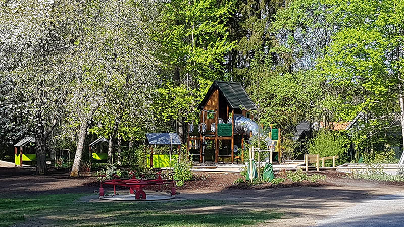 Småbarnsleken på Lillgårdens lekplats