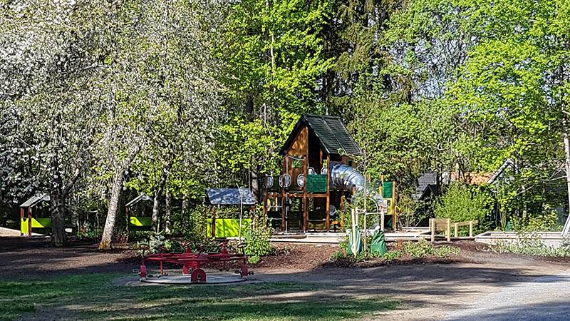 Småbarnsleken på Lillgårdens lekplats