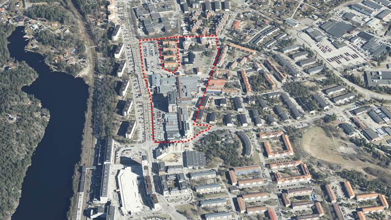Flygfoto över Haninges centrala delar, med planområdet markerat med rött. Flygfoto som visar planområdet.