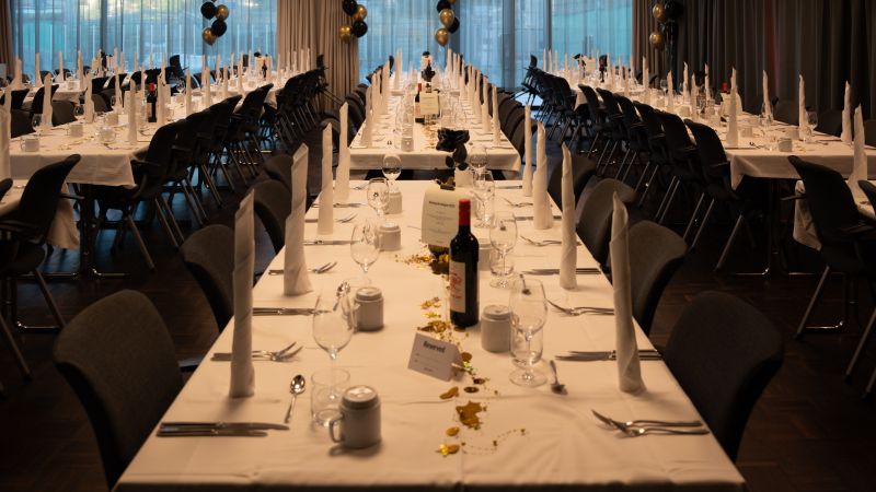 Fint dukat bord inför middag