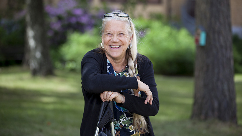 Anmäl dig till våra må bra-cirklar Bild på Jane Persson som leder kommunens må bra-cirklar