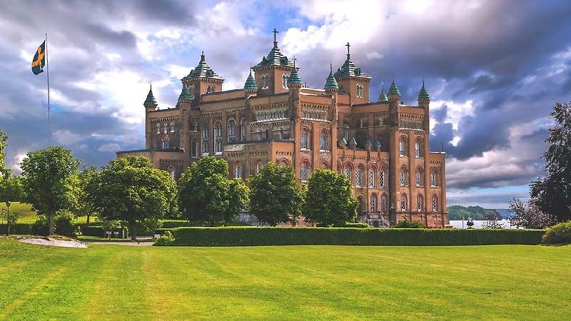 Sommarbild över Stora Sundby Slott