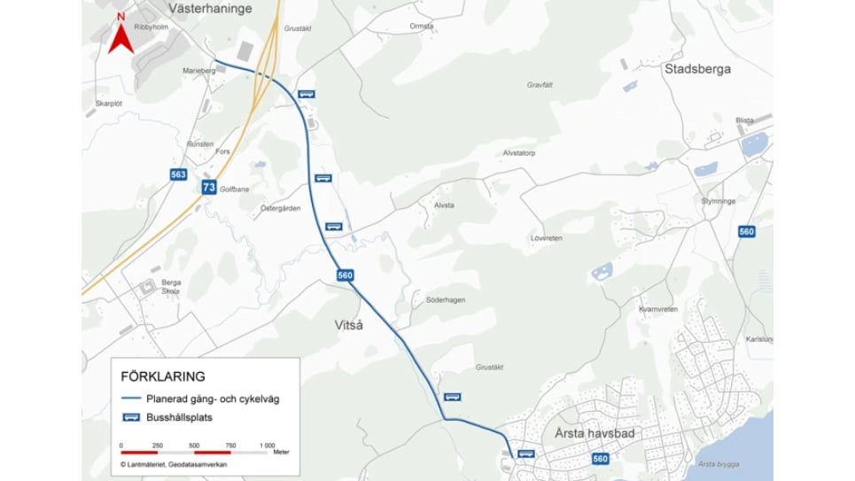 Karta som med blått streck anger den nya planerade gång- och cykelvägen mellan Västerhaninge och Årsta havsbad