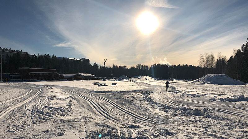Rudan ligger precis vid pendeltåget. Rudan ligger precis vid pendeltåget.