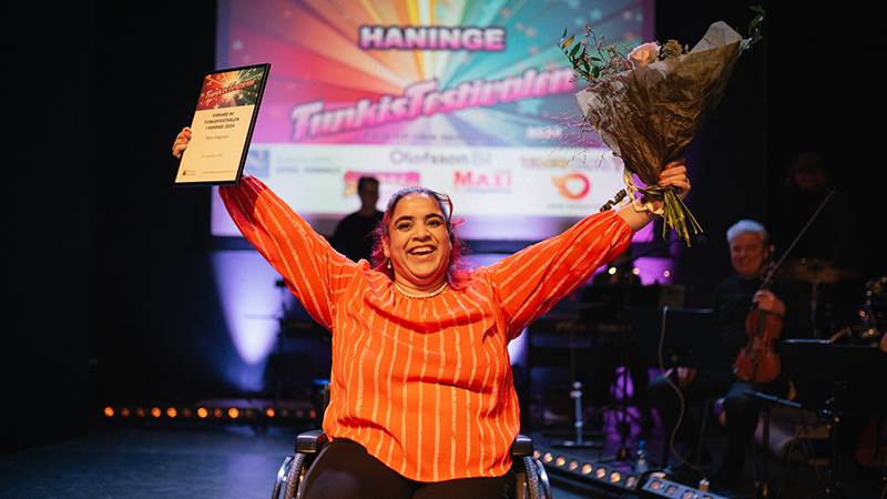 Mary Hagman är vinnaren av Haninge Funkisfestival 2024.
