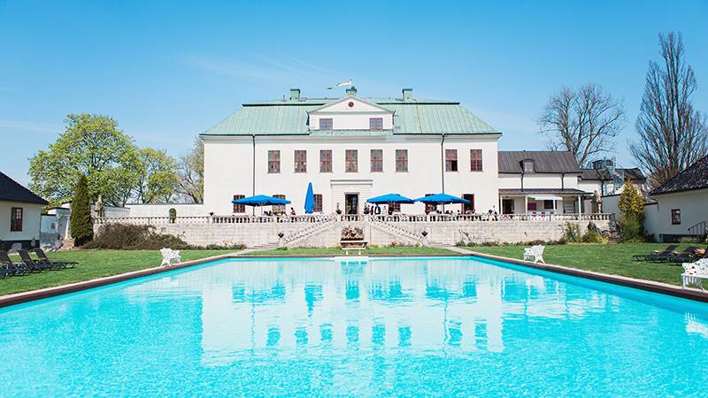 Poolen på Häringe slott.